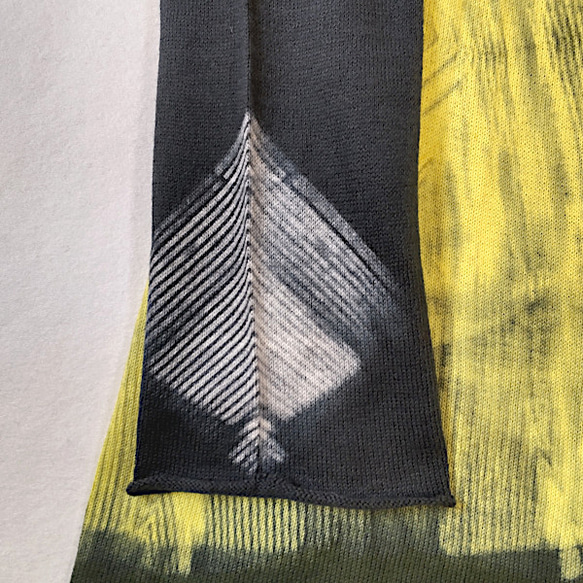 伝統工芸の板締め染色を取り入れたコットンカーディガン～イエローの手染めをプラスした個性的なデザインです 9枚目の画像