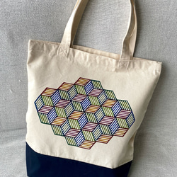 幾何学模様トートバッグ 目のチャーム付き 幾何学模様トートバッグ 目