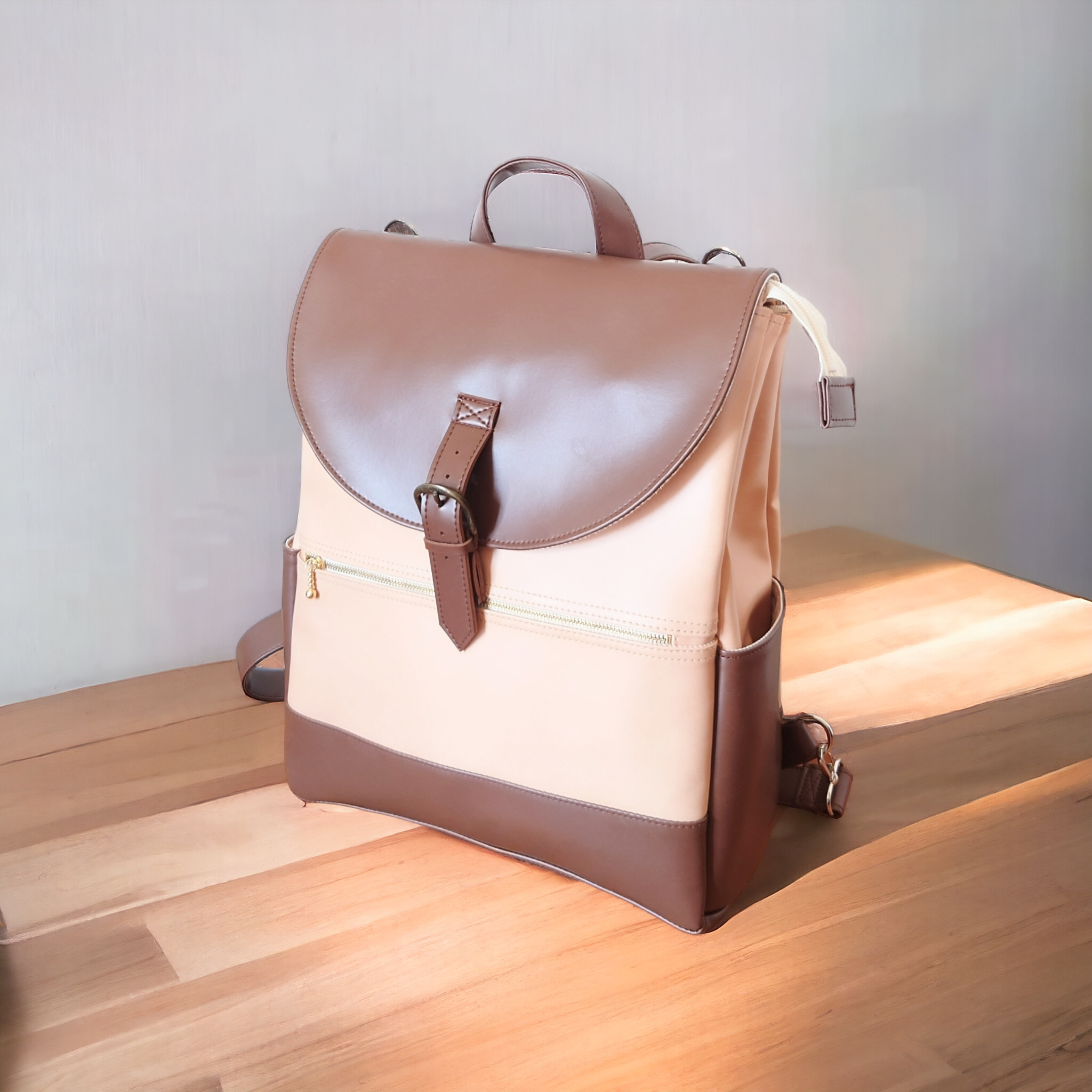 A4ファイル対応3wayベージュとこげ茶pvcレザーの四角いリュック＋バックF（ふた付き）