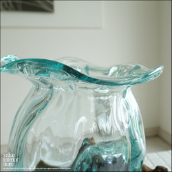 硝子フラワーベースTuli/02 花瓶 メダカ鉢 めだか鉢 プリミティブガラスベース 吹きガラス 手作り 一点物 4枚目の画像