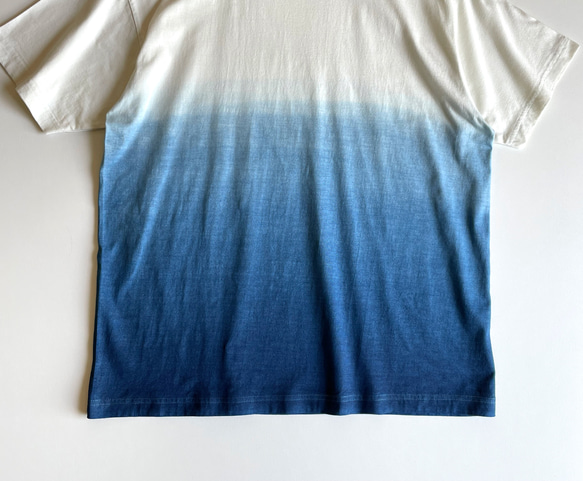 『海』 グラデーション Tシャツ 半袖 藍染 【受注制作】 2枚目の画像