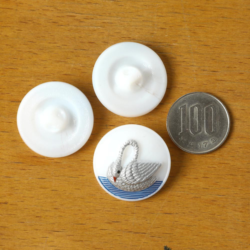 新作ガラスボタン 銀の白鳥（スワン） 2.7cm ボタン Babovka 通販