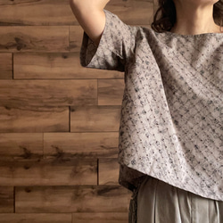 【綿レースブラウス】エアリーなクロップド丈⭐︎ギャザーの入ったTシャツブラウス 4枚目の画像