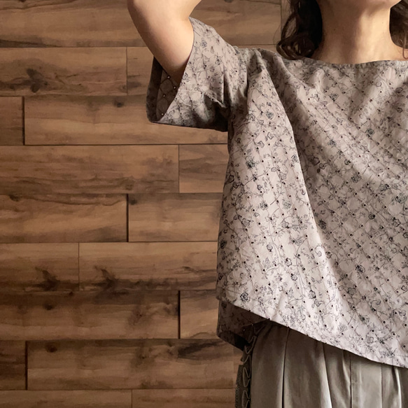 【綿レースブラウス】エアリーなクロップド丈⭐︎ギャザーの入ったTシャツブラウス 4枚目の画像