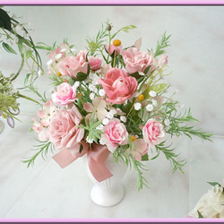 ◆ピンクローズの花瓶アレンジ*可愛いほんのりパステルピンク◆テーブルフラワー フラワーアレンジ 母の日 アートフラワー 5枚目の画像