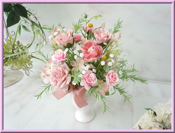 ◆ピンクローズの花瓶アレンジ*可愛いほんのりパステルピンク◆テーブルフラワー フラワーアレンジ 母の日 アートフラワー 5枚目の画像