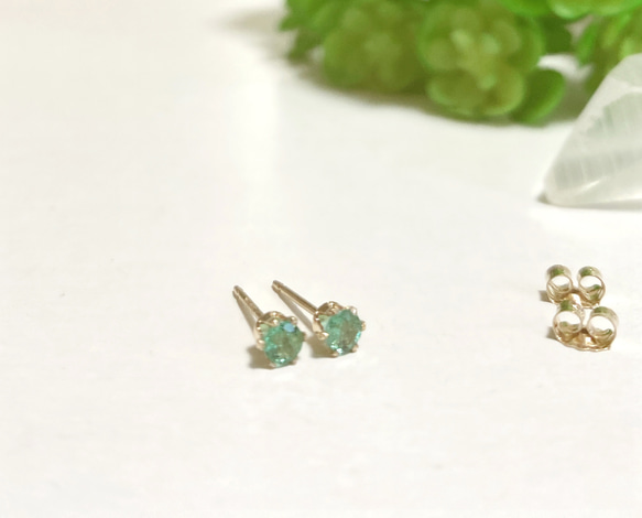 エメラルド・5月誕生石・14kgf☆petit.bijouピアス 4枚目の画像