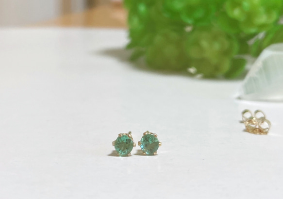 エメラルド・5月誕生石・14kgf☆petit.bijouピアス 1枚目の画像