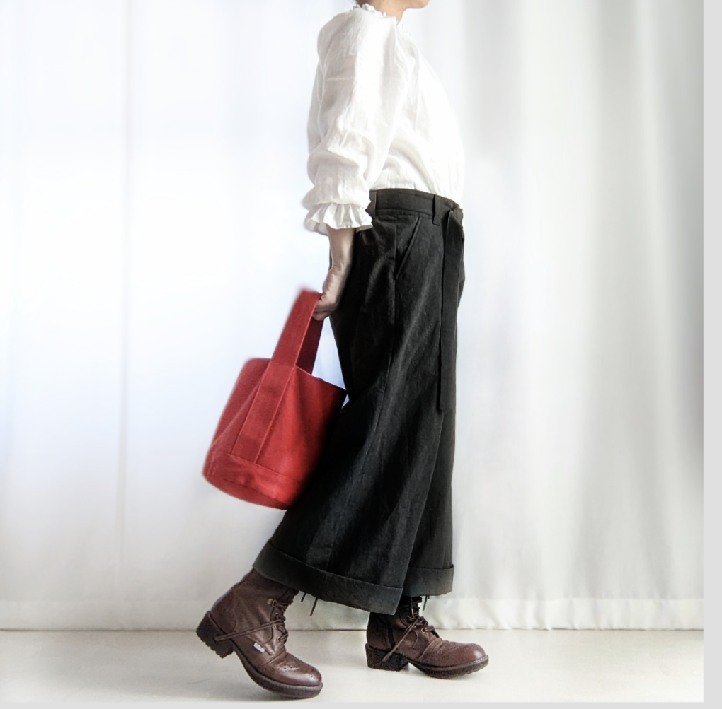 ウエストにこだわった　ベルトワイドパンツ（ブラック）