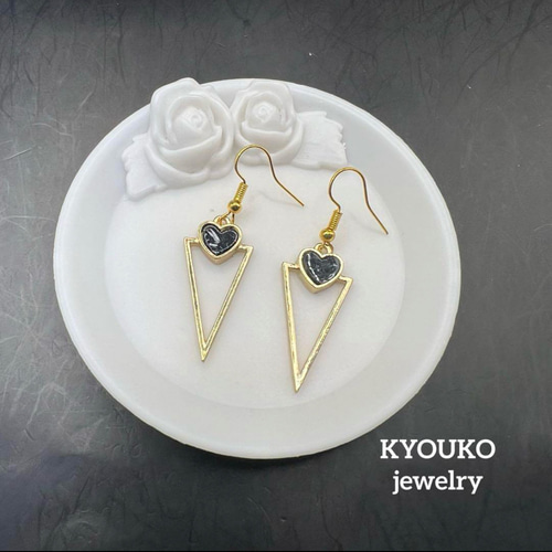 ハートモチーフ フックピアス ピアス（フック・チェーン） KYOUKO 通販