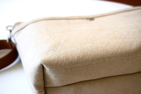 帆布富士金梅ベージュの2wayサコッシュL 6枚目の画像