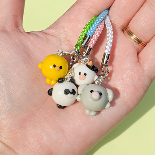 たっちーの（ぶた） 携帯ストラップ タカハシ 通販 17656705｜Creema