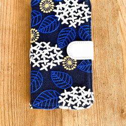 手帳型　ふっくら刺繍の白い紫陽花　アナベル　 iPhoneケース 5枚目の画像