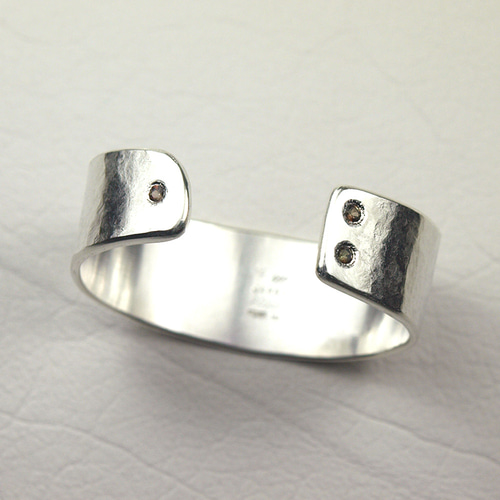 シルバーバングル　SV950 シルバー950 レディース SV950-オール鍛造バングル アンダリューサイトワイド｜素材-シルバー