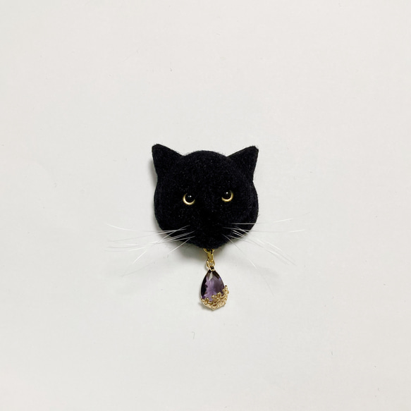 羊毛フェルト 猫ミニブローチ 黒猫 金眼 1枚目の画像