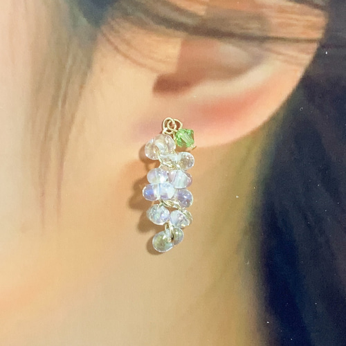 ♡可憐なガラスの藤の花ピアス／イヤリング♡チェコガラスビーズ