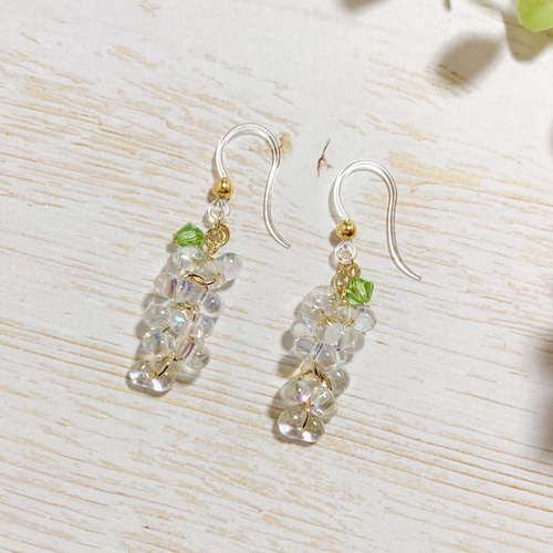 ♡可憐なガラスの藤の花ピアス／イヤリング♡チェコガラスビーズ