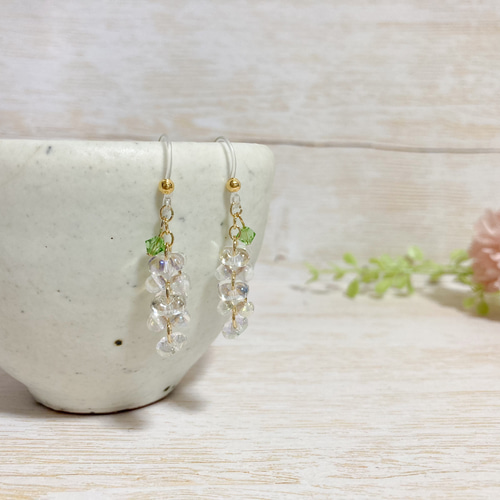 ♡可憐なガラスの藤の花ピアス／イヤリング♡チェコガラスビーズ