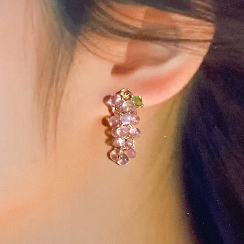 ♡可憐なガラスの藤の花ピアス／イヤリング♡チェコガラスビーズ