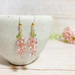 ♡可憐なガラスの藤の花ピアス／イヤリング♡チェコガラスビーズ