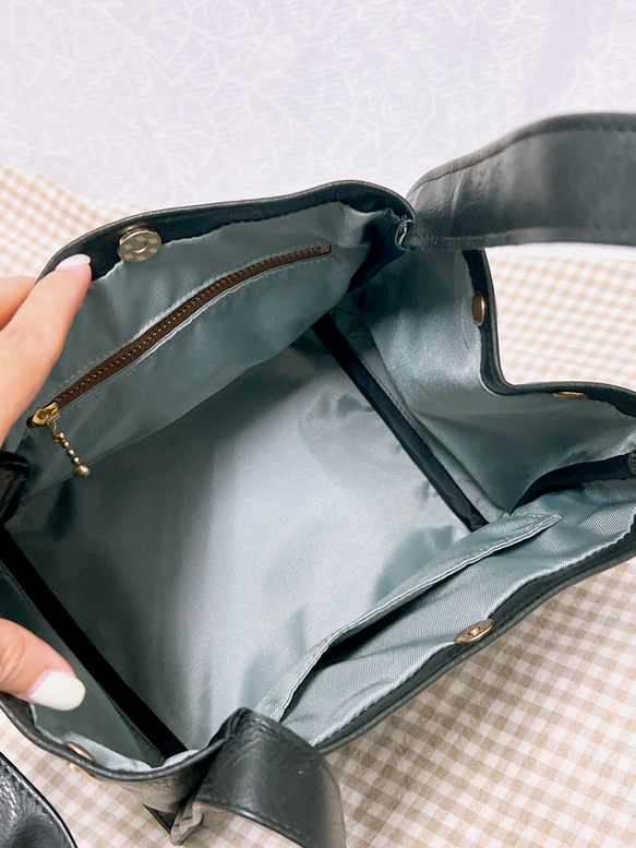 クラシックな黒のハンドバッグ/キャリーバッグ/小さなバッグを簡単に持ち運べます。 5枚目の画像