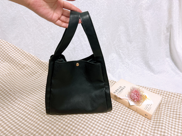 クラシックな黒のハンドバッグ/キャリーバッグ/小さなバッグを簡単に持ち運べます。 7枚目の画像