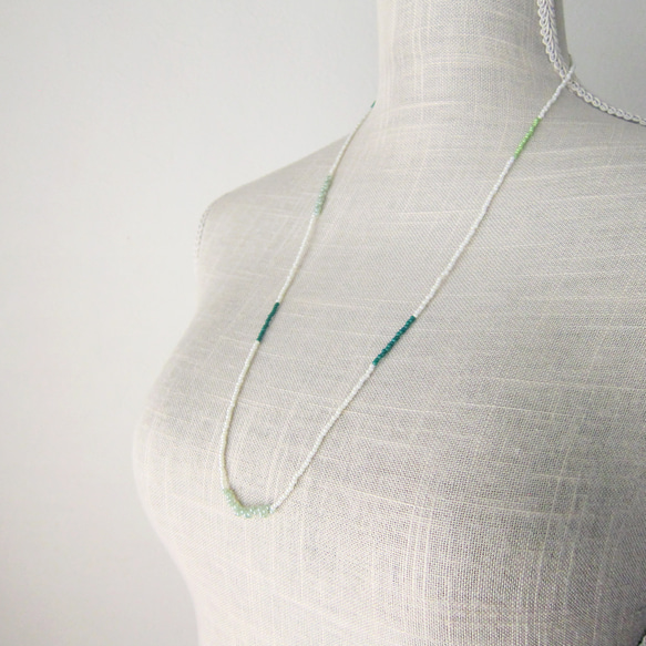 グリーン KABURU 留め具のない かぶるタイプのガラスビーズネックレス 緑 72 8枚目の画像