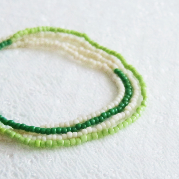 グリーン KABURU 留め具のない かぶるタイプのガラスビーズネックレス 緑 72 2枚目の画像