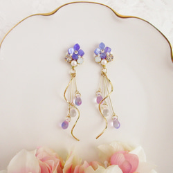 【再販】あじさいビジューとウェーブ～Purple～ イヤリング ピアス 紫陽花 花 ビジュー ひねり 雫 7枚目の画像