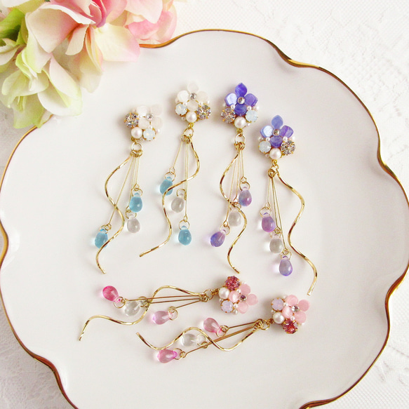 【再販】あじさいビジューとウェーブ～Purple～ イヤリング ピアス 紫陽花 花 ビジュー ひねり 雫 8枚目の画像