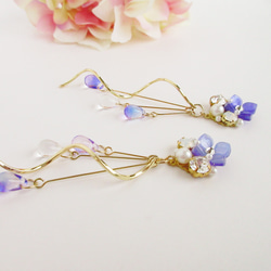 【再販】あじさいビジューとウェーブ～Purple～ イヤリング ピアス 紫陽花 花 ビジュー ひねり 雫 6枚目の画像
