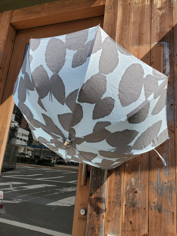 ミナペルホネンハンドメイド折り畳み日傘収納袋付き 1枚目の画像