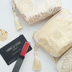 [小花朵圖案銀色絲質腰帶重製迷你小袋] 卡包、小袋、首飾袋。也非常適合作為生日禮物。 第7張的照片