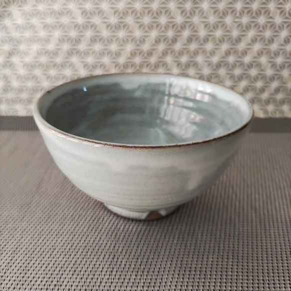 白い釉薬の茶碗2 1枚目の画像