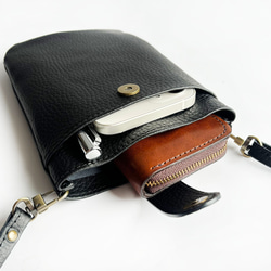 本革スマホポシェット（スタイリッシュなブラック）　防水レザー　調整可能なショルダーストラップ 　 7枚目の画像