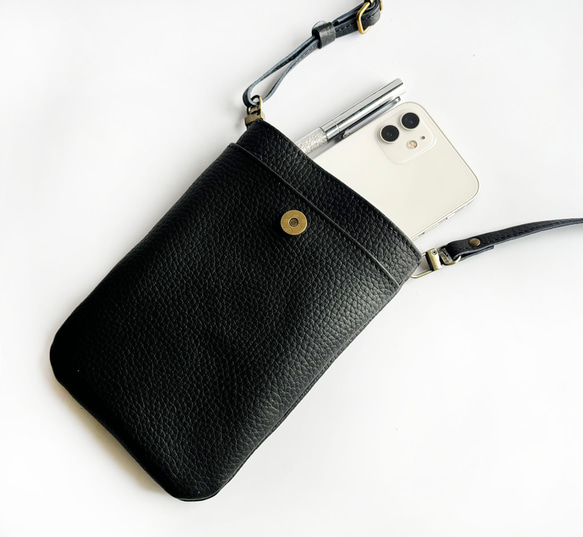 本革スマホポシェット（スタイリッシュなブラック）　防水レザー　調整可能なショルダーストラップ 　 6枚目の画像
