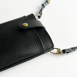 本革スマホポシェット（スタイリッシュなブラック）　防水レザー　調整可能なショルダーストラップ 　 4枚目の画像