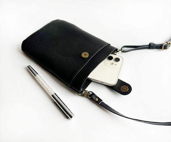 本革スマホポシェット（スタイリッシュなブラック）　防水レザー　調整可能なショルダーストラップ 　 3枚目の画像