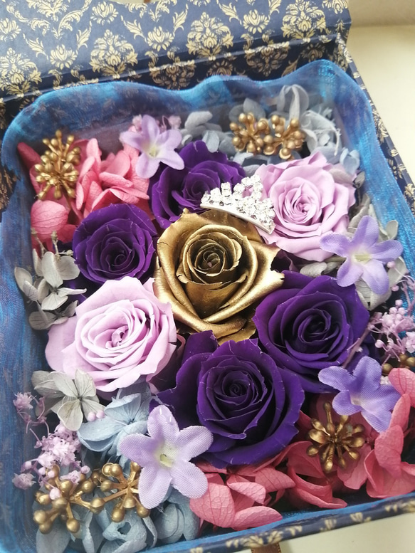 母親節日式盒裝永生花紫色薰衣草金 第1張的照片