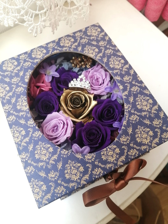 母親節日式盒裝永生花紫色薰衣草金 第2張的照片
