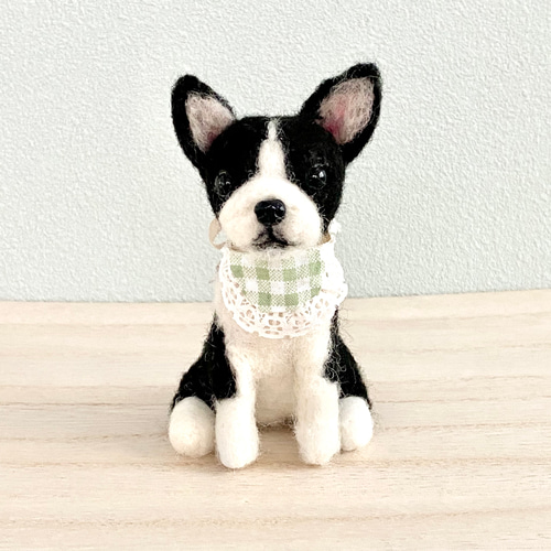 羊毛フェルトのちいさなフレンチブルドッグ 犬のぬいぐるみ 羊毛