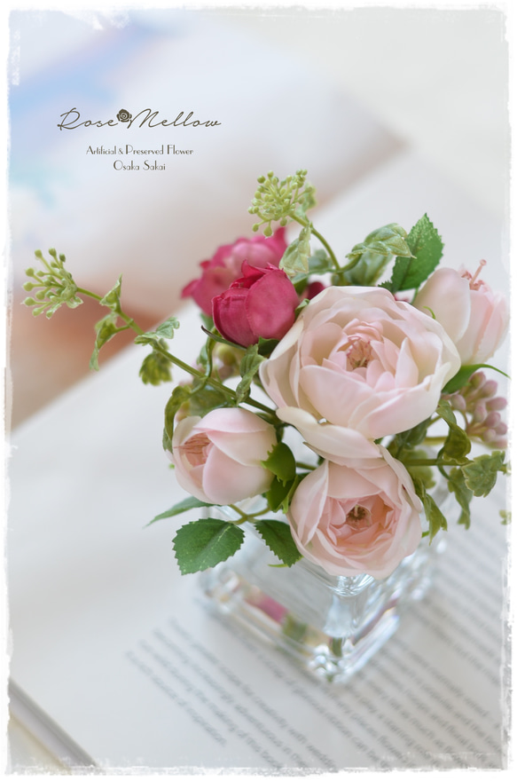 母の日ギフト【Creema限定】フェイクウォーター・シェルピンクとラズベリー色のバラが可愛いミニブーケ　　 3枚目の画像