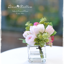 母の日ギフト【Creema限定】フェイクウォーター・シェルピンクとラズベリー色のバラが可愛いミニブーケ　　 2枚目の画像