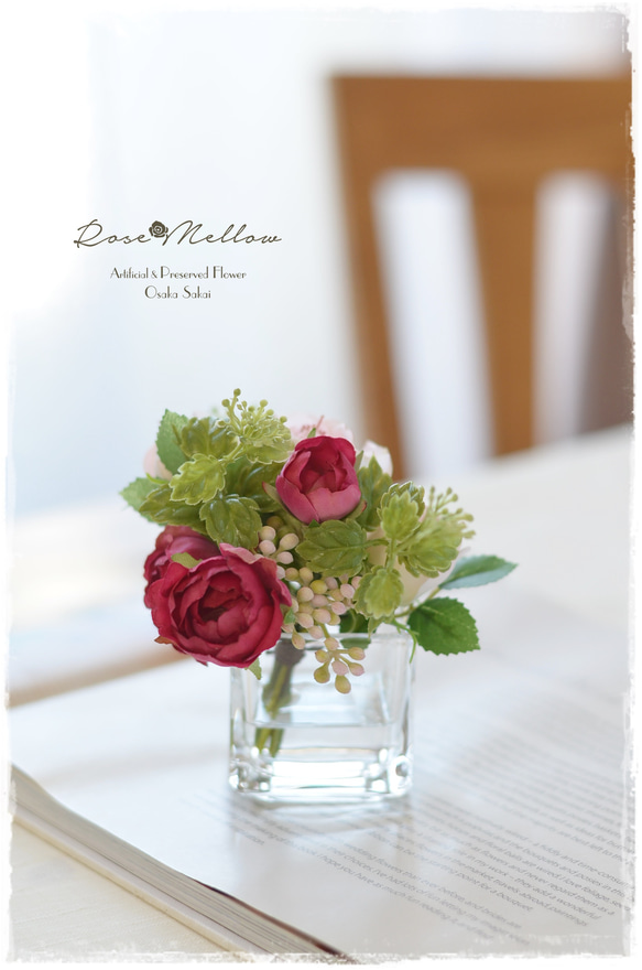 母の日ギフト【Creema限定】フェイクウォーター・シェルピンクとラズベリー色のバラが可愛いミニブーケ　　 6枚目の画像
