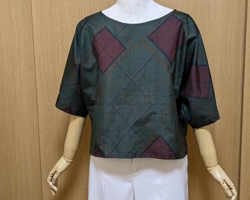 お値下げ 着物リメイク 大島紬 大きなロールカラーの ブラウス 着物リメイク 大島紬 大きなロールカラーの ブラウス