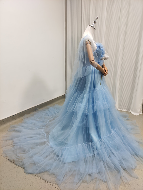 送料無料！カラードレス キャミソール 薄青  シースルー袖 柔らかく重ねたチュールスカート 結婚式 前撮り 5枚目の画像