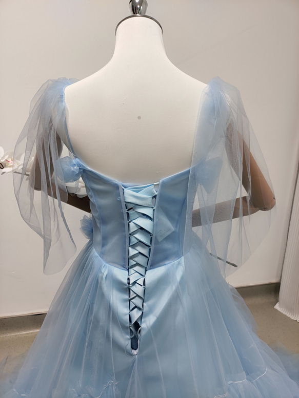送料無料！カラードレス キャミソール 薄青  シースルー袖 柔らかく重ねたチュールスカート 結婚式 前撮り 7枚目の画像