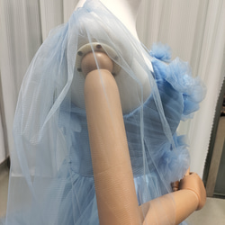 送料無料！カラードレス キャミソール 薄青  シースルー袖 柔らかく重ねたチュールスカート 結婚式 前撮り 3枚目の画像