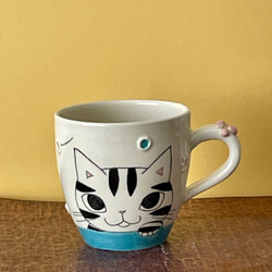 猫絵肉球マグ(キジトラ猫) 『猫のマグカップ』 1枚目の画像