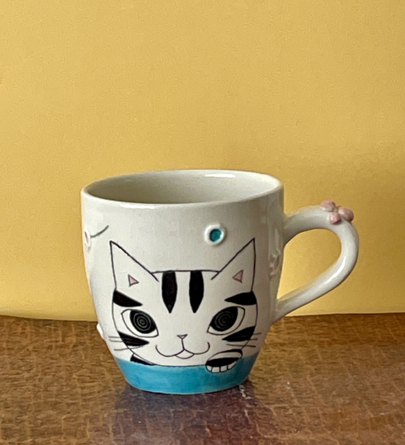 猫絵肉球マグ(キジトラ猫) 『猫のマグカップ』 1枚目の画像
